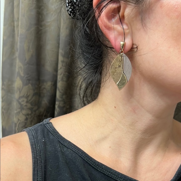 Elegant Gold and Brown Leaf Earrings - Picture 9 of 9